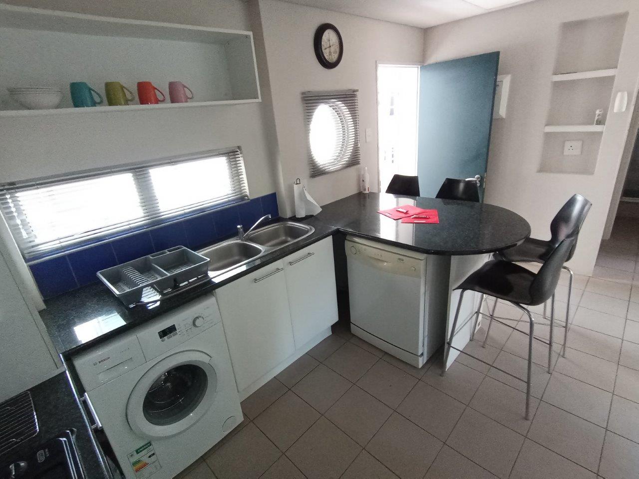 2 Bedroom Apartment / flat to rent in Hatfield Unicrest Room, 98