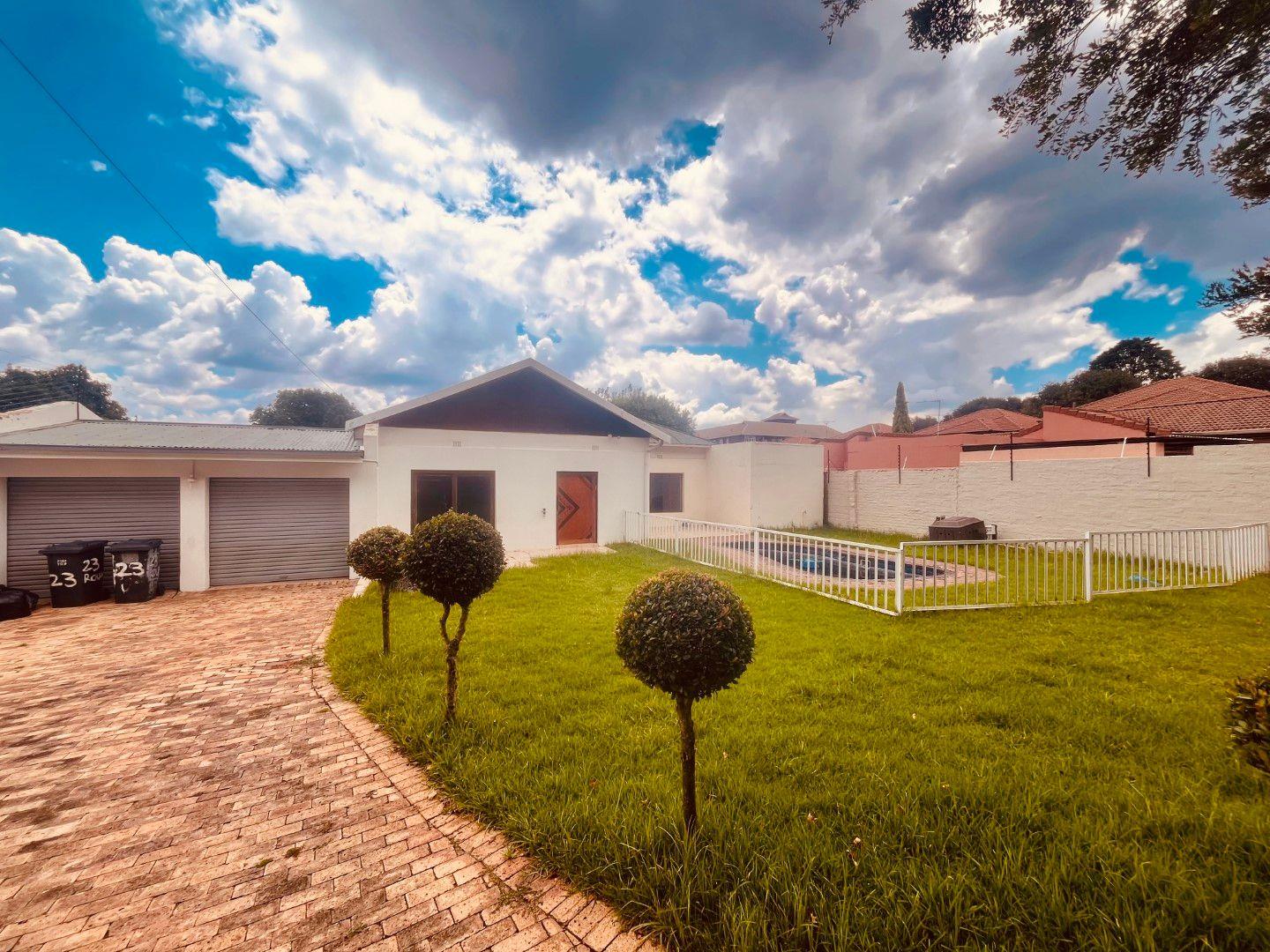 4 Bedroom House for sale in Rouxville P24113946507