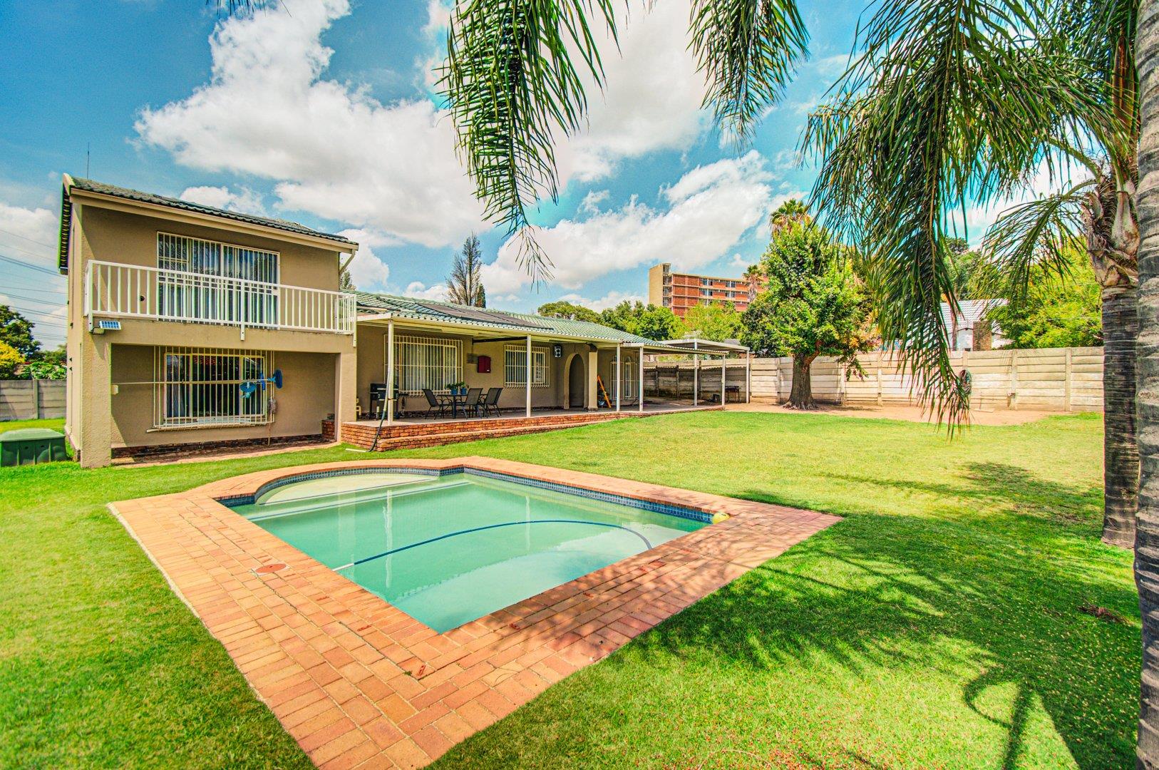 4 Bedroom House for sale in Van Riebeeck Park 20 Bosloerie Street