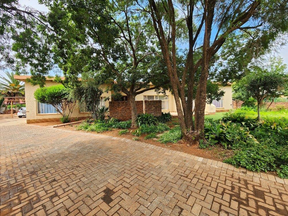 3 Bedroom House for sale in Carters Glen P24113946565