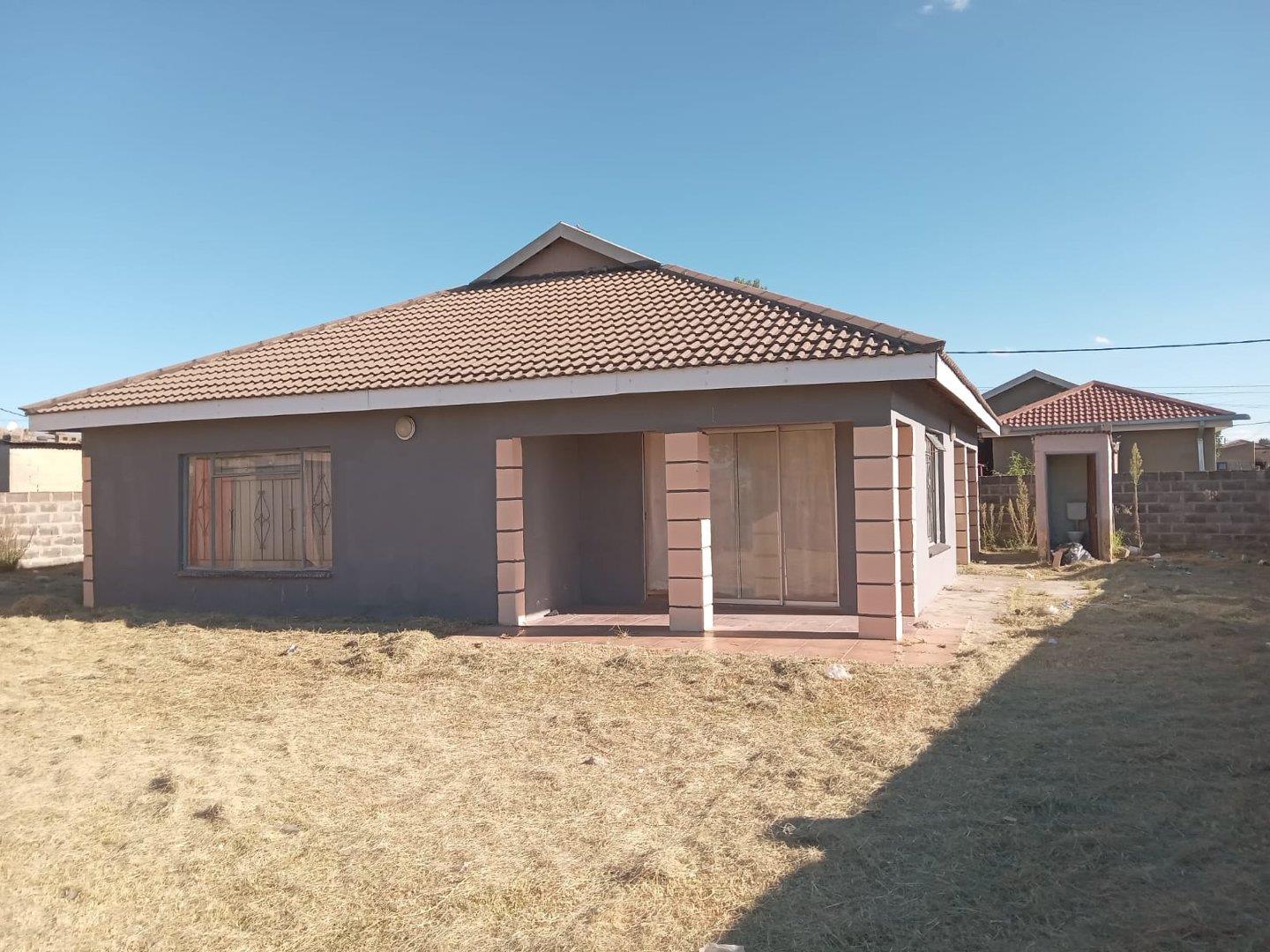 Madadeni Property Houses for sale in Madadeni