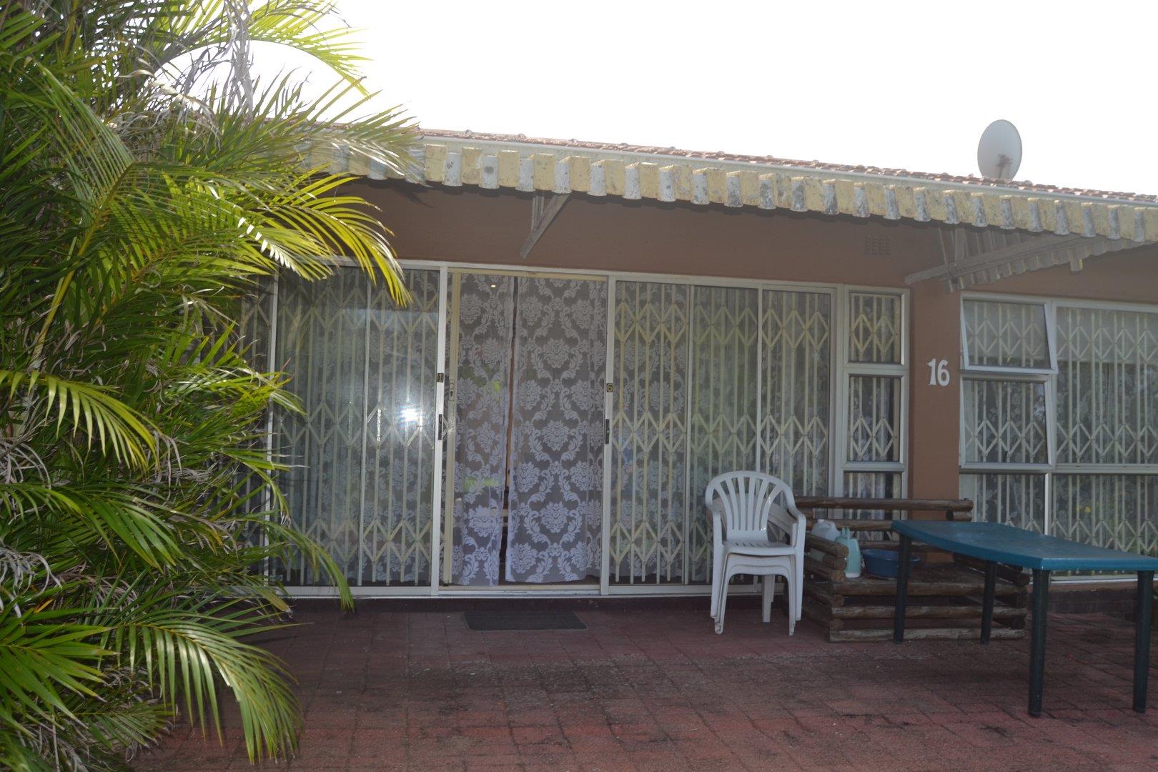 2 Bedroom Townhouse for sale in Scottburgh South P24113948517