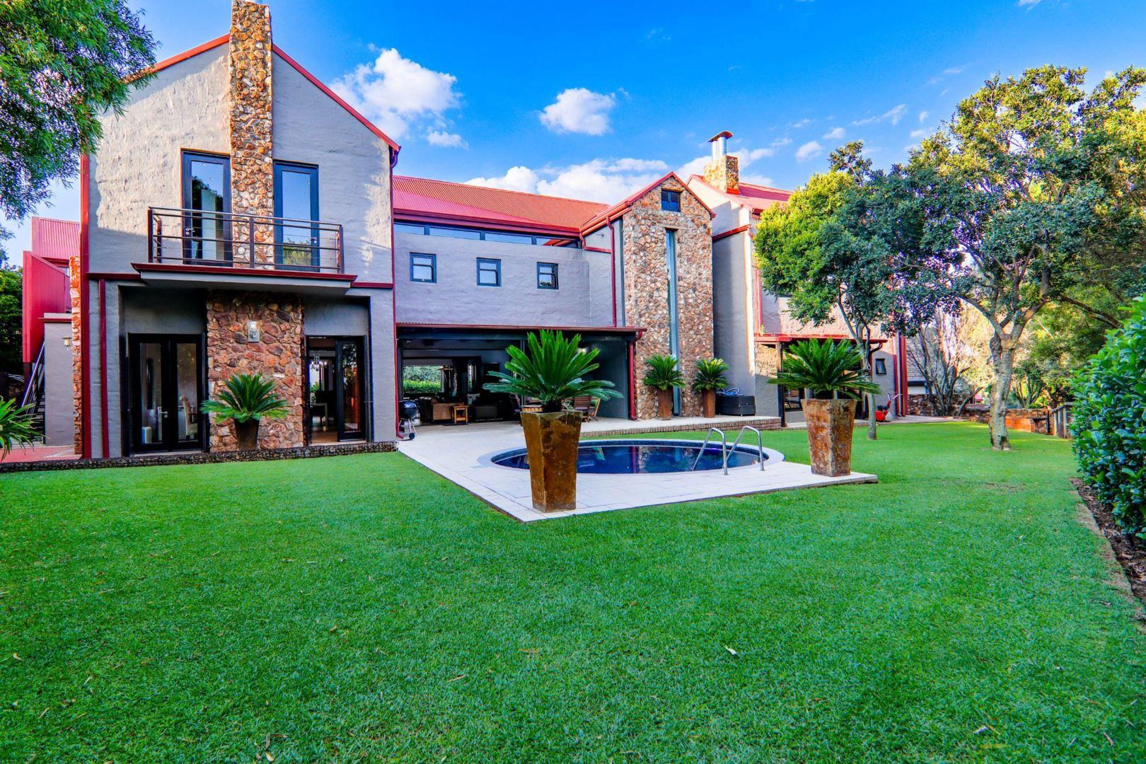 5 Bedroom House for sale in Southdowns Estate P24113948551