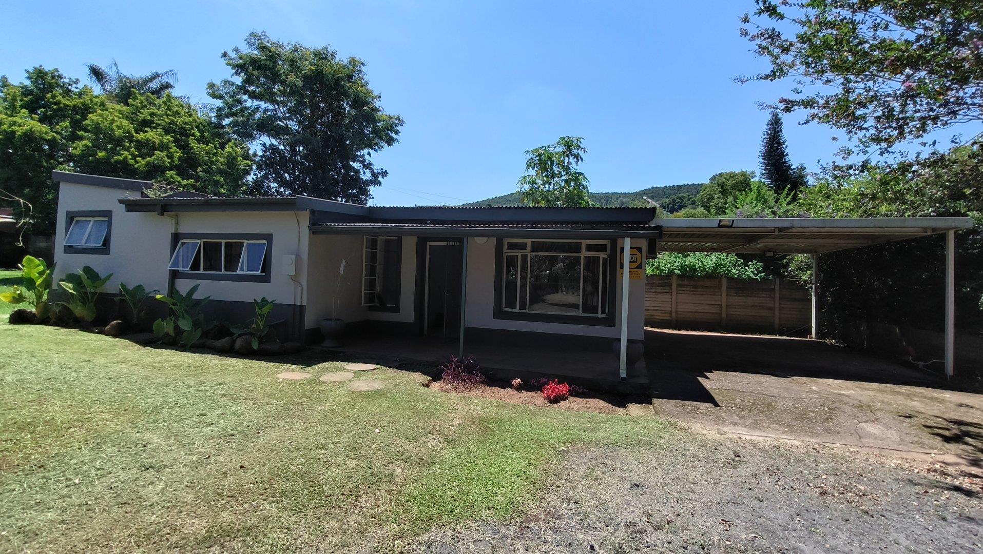 2 Bedroom House for sale in Prestbury P24113948647