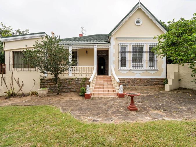 4 Bedroom House for Sale in East Bank