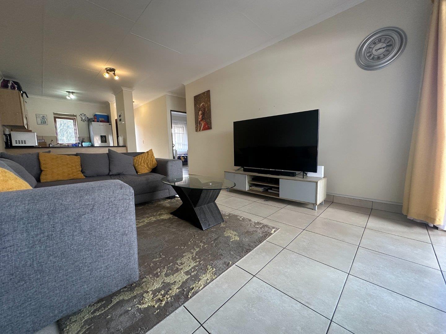 2 Bedroom Apartment / flat for sale in Vorna Valley Waterfall Heights