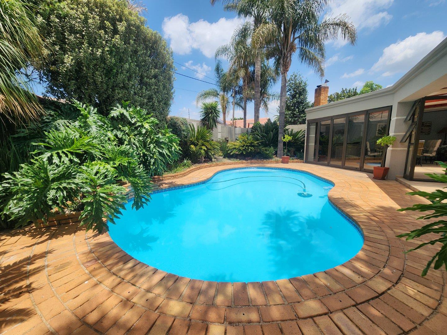 4 Bedroom House for sale in Petersfield P24113952085