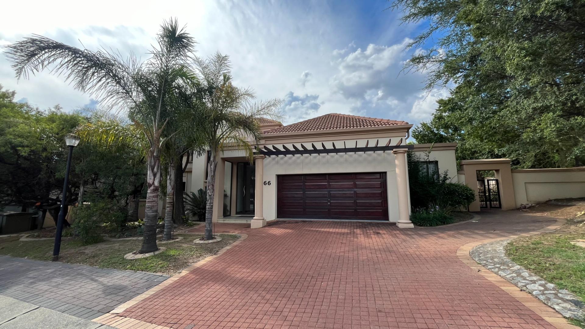 3 Bedroom House to rent in Blue Valley Golf Estate P24113952323