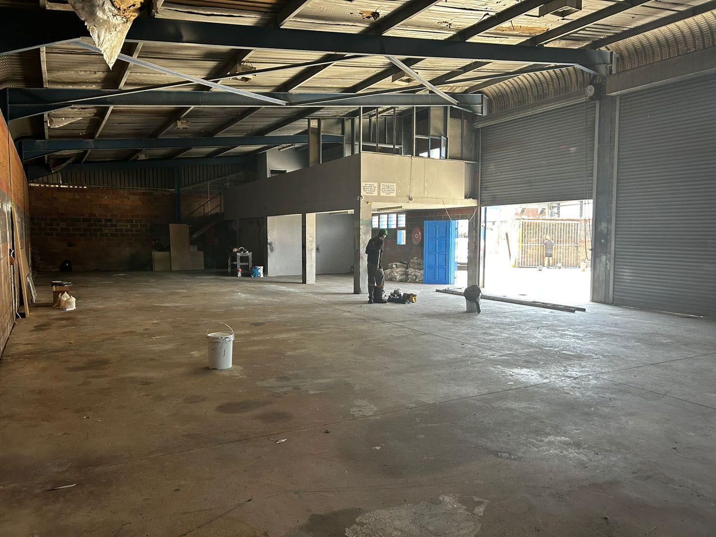 Industrial property to rent in Clairwood P24113899092