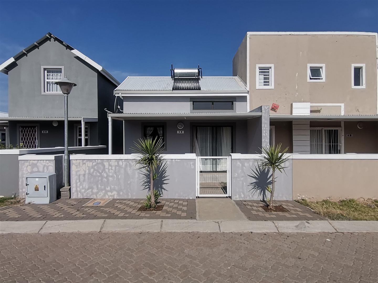 2 Bedroom House for sale in Westbourne South Street Villiage, 5b