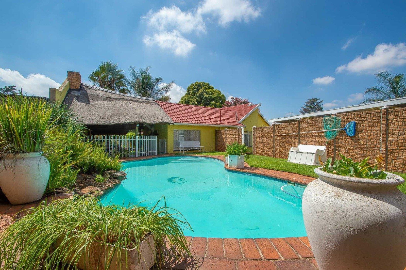 House for sale in Witpoortjie P24113954395