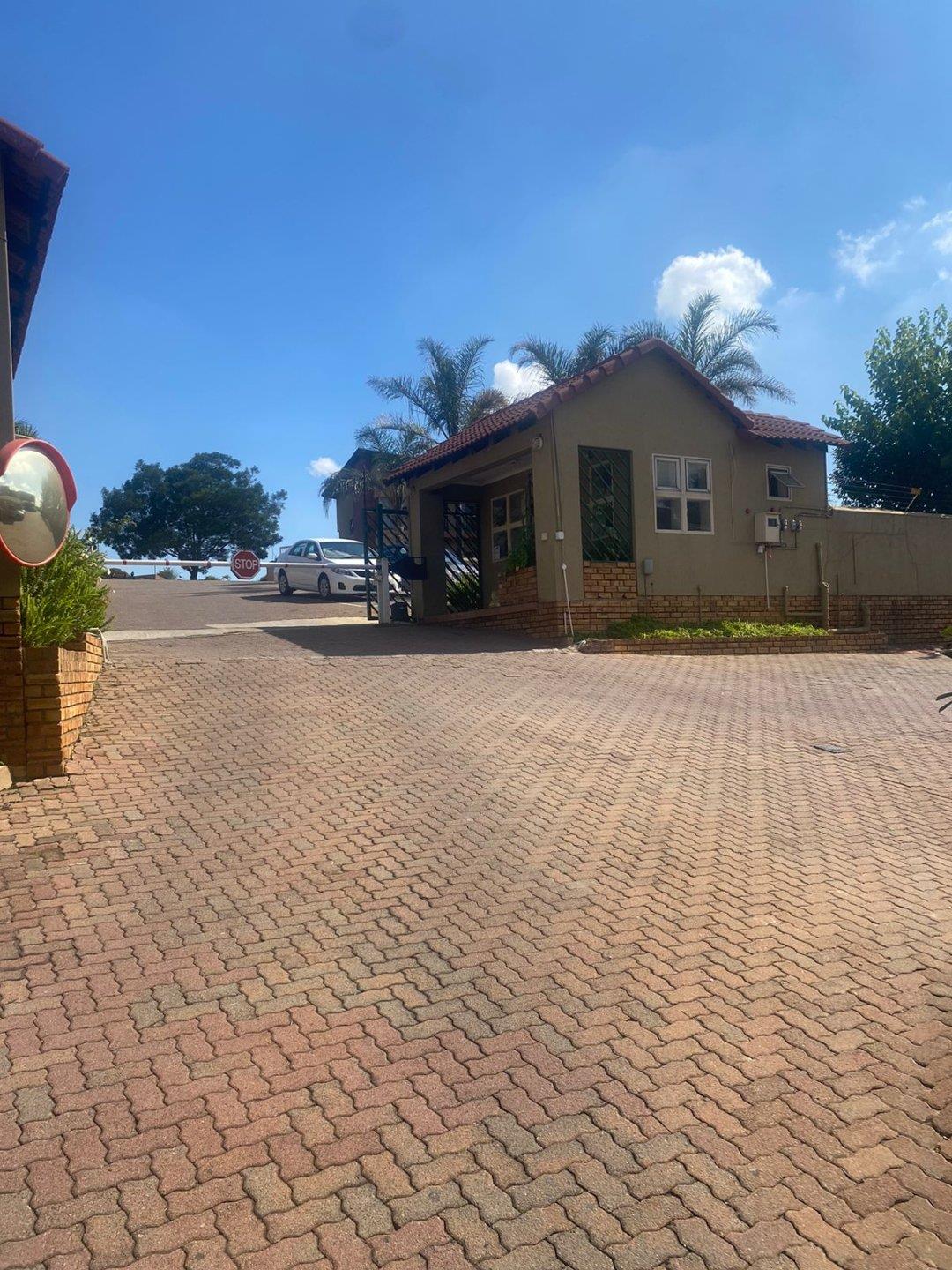 2 Bedroom Townhouse for sale in Winchester Hills P24113954584