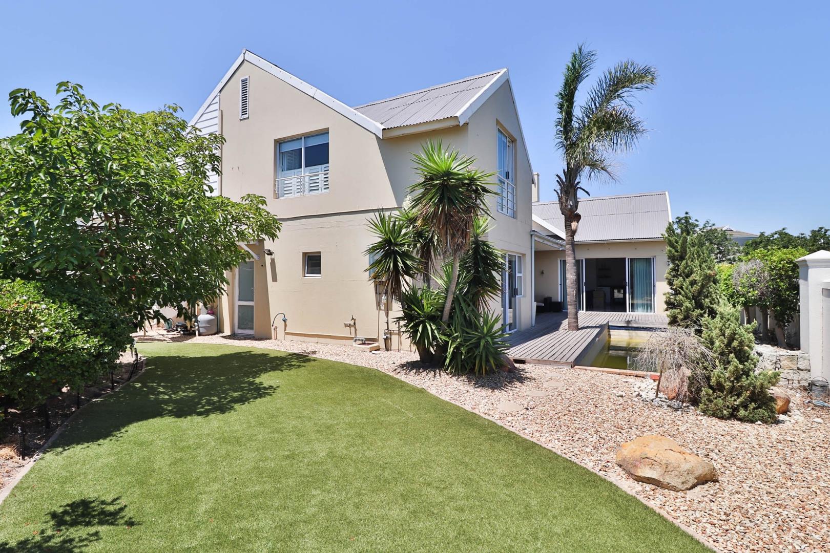 4 Bedroom House for sale in Royal Ascot P24113954687