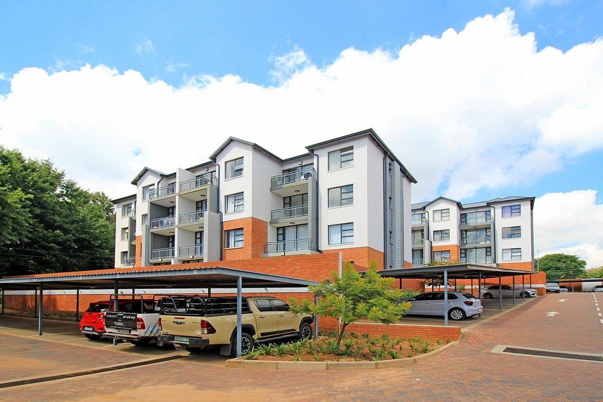 1 Bedroom Apartment / flat for sale in Lombardy Estate 4 Cole Rd