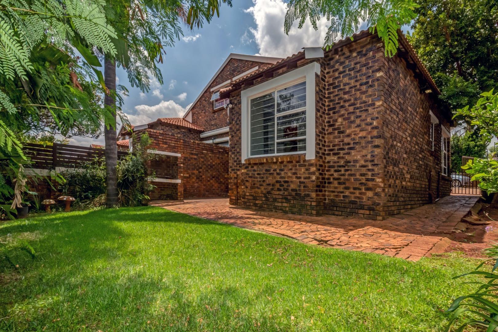 Weltevreden Park Property Townhouses for sale in Weltevreden Park