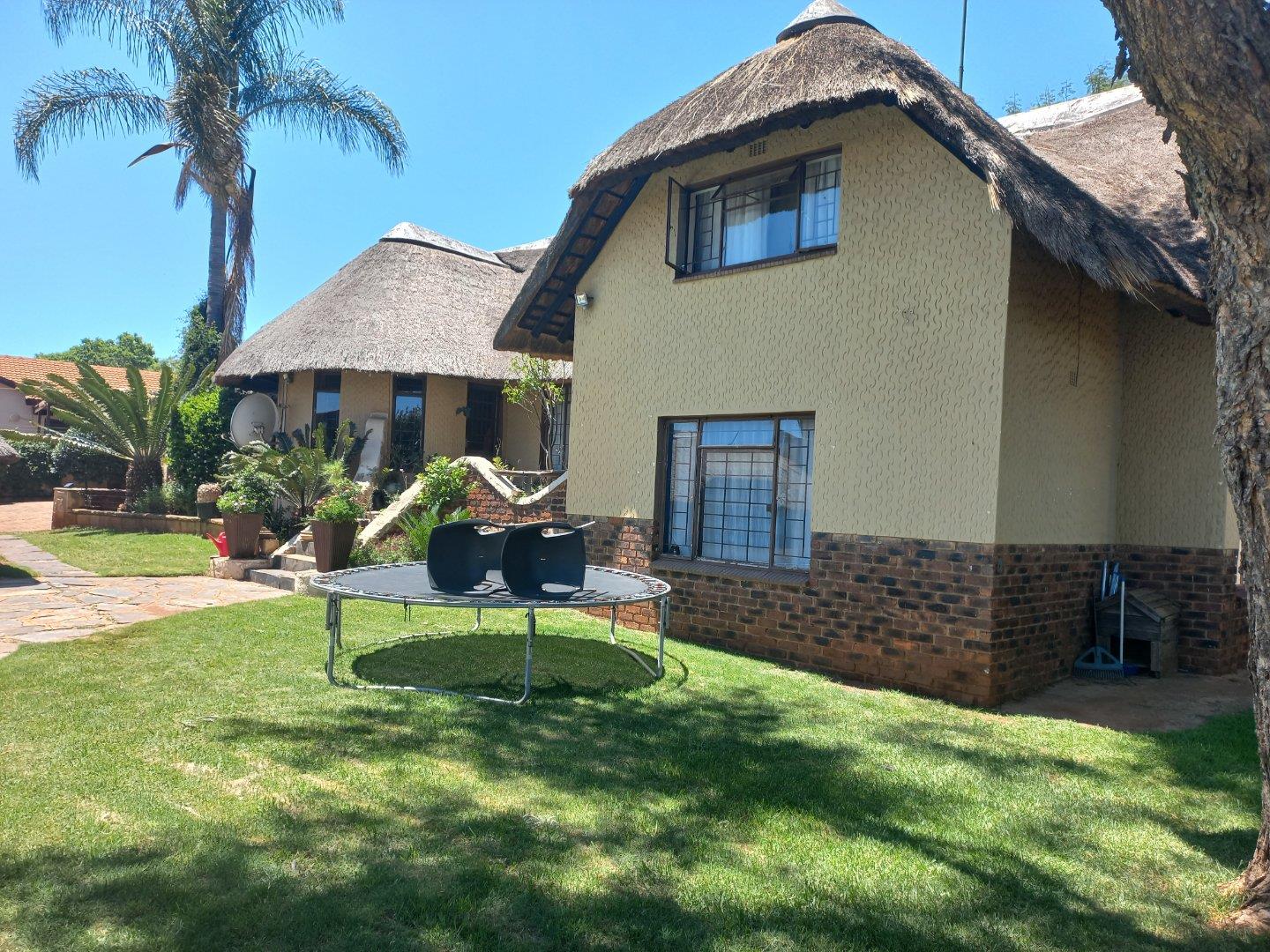 4 Bedroom House for sale in Rant En Dal 33 Falcon Street P24113955065