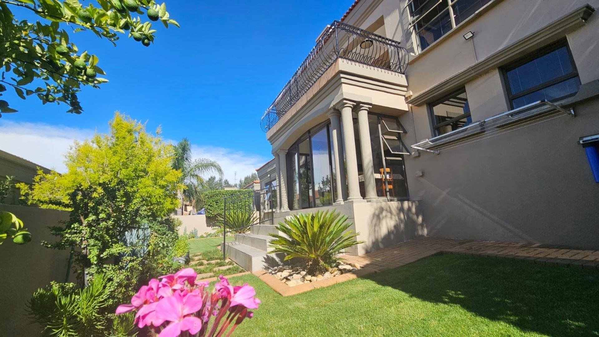 3 Bedroom Townhouse for sale in Pentagon Park P24113955307