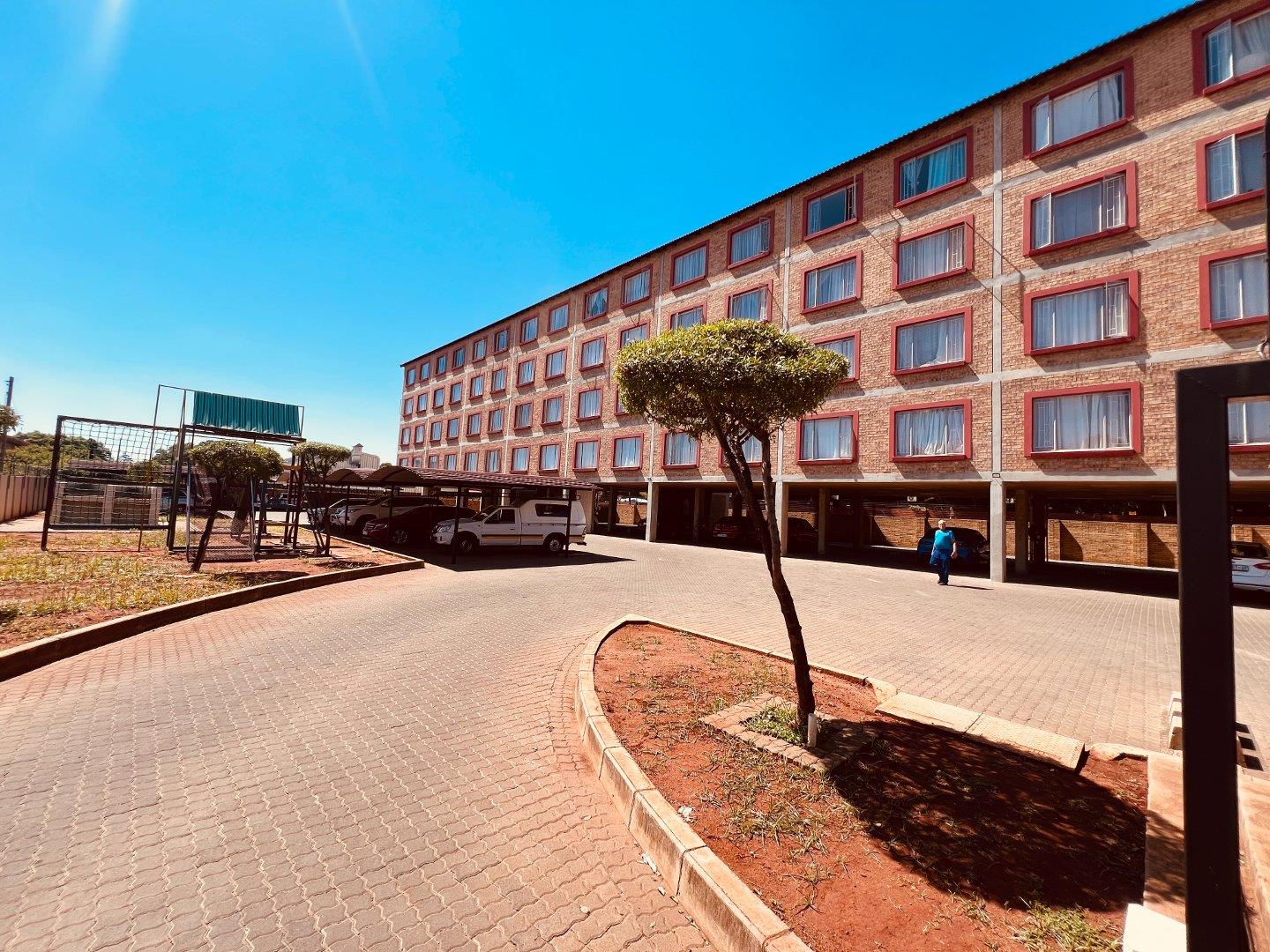 2 Bedroom Apartment / flat for sale in Pretoria North P24113955451