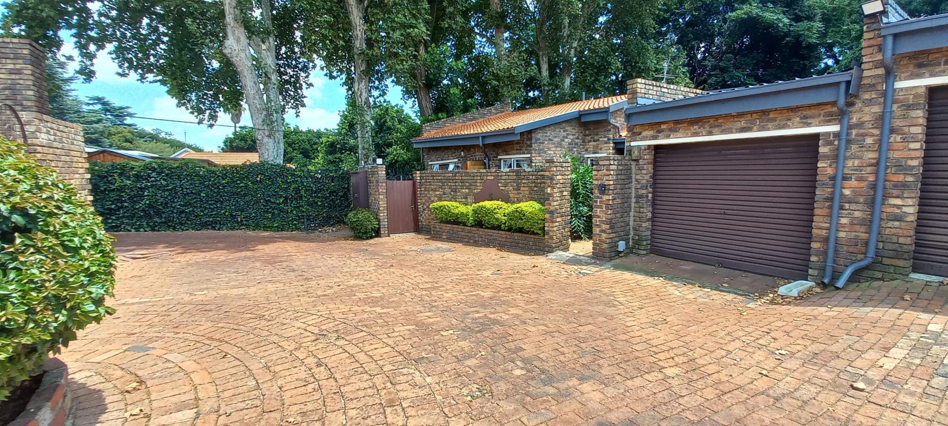 Ferndale, Randburg Property Townhouses to rent in Ferndale, Randburg