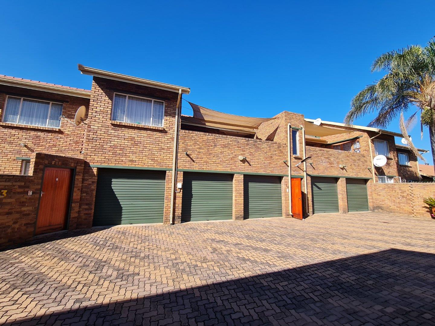 3 Bedroom Townhouse for sale in Terenure 14 Kirstenbosch, 70 Stegman