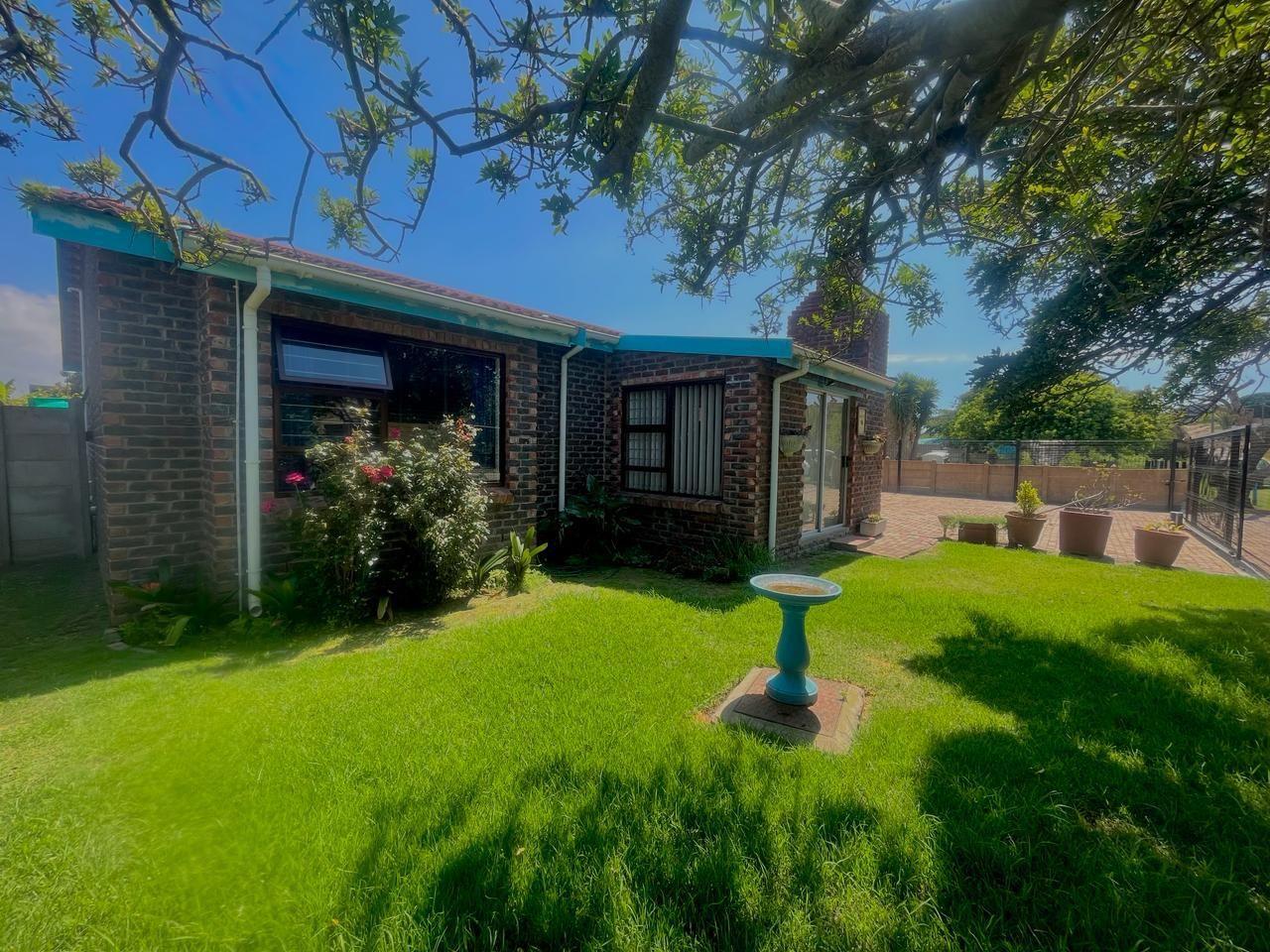 Paradise Beach, Jeffreys Bay Property Property and houses for sale in