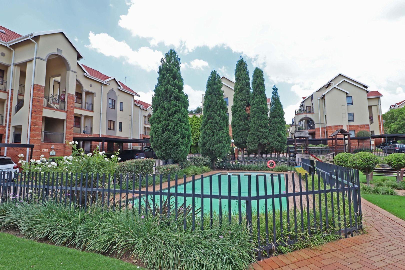 2 Bedroom Townhouse for sale in Epsom Downs P24113957463