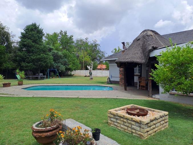 3 Bedroom House to Rent in St Helena