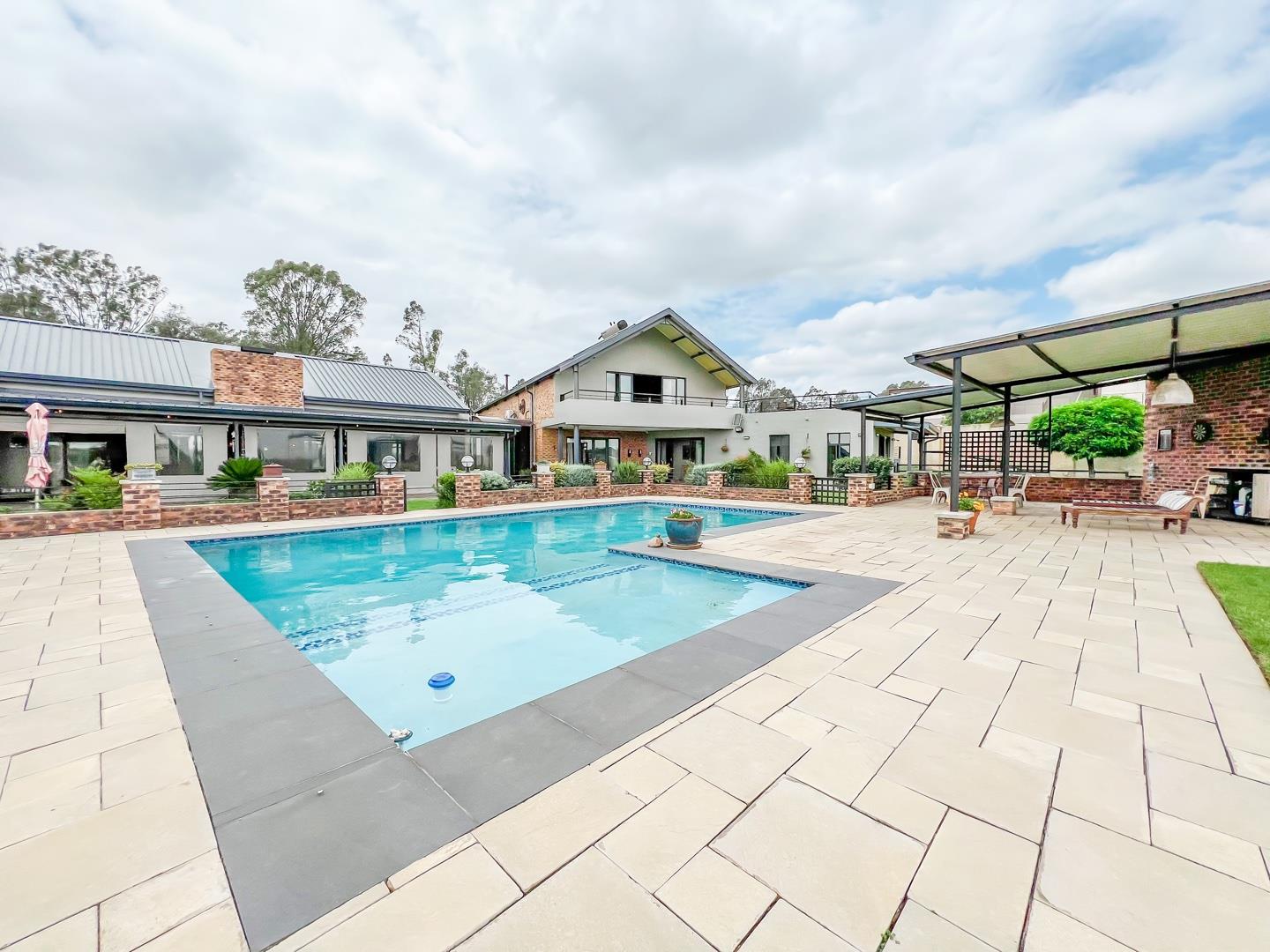 5 Bedroom House for sale in Dunblane Lifestyle & Equestrian Estate