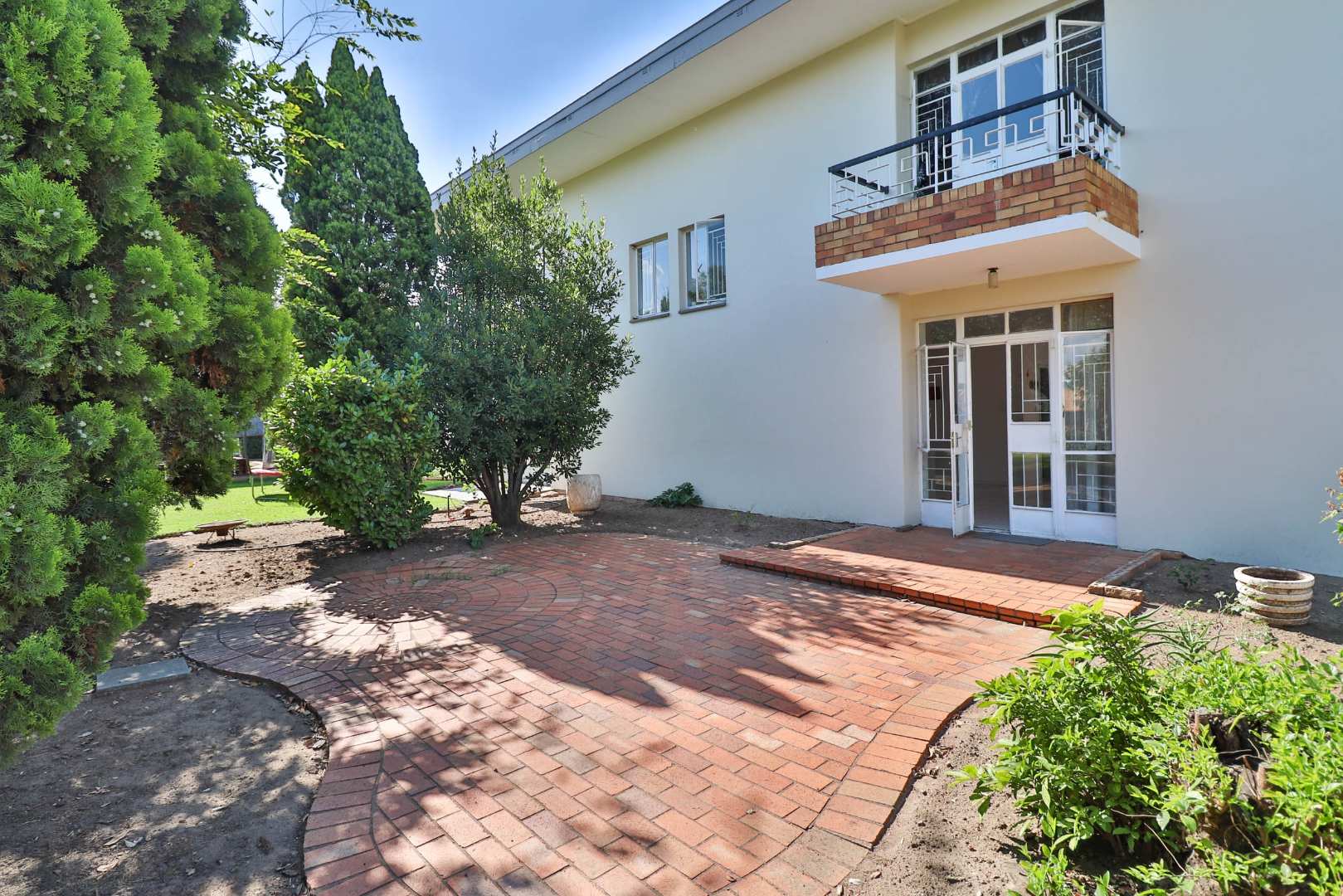2 Bedroom Townhouse for sale in Benoni Central P24113958165