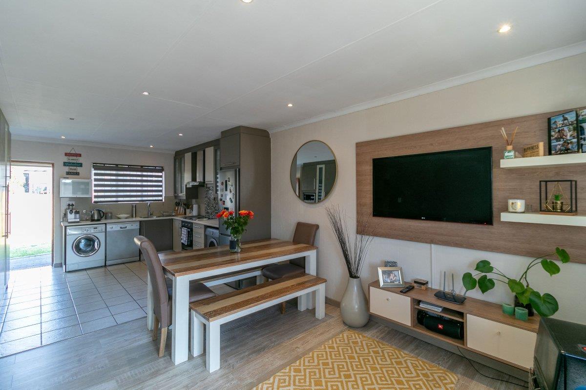 3 Bedroom Townhouse for sale in Greenstone Hill 1100 Aloe Ridge 1