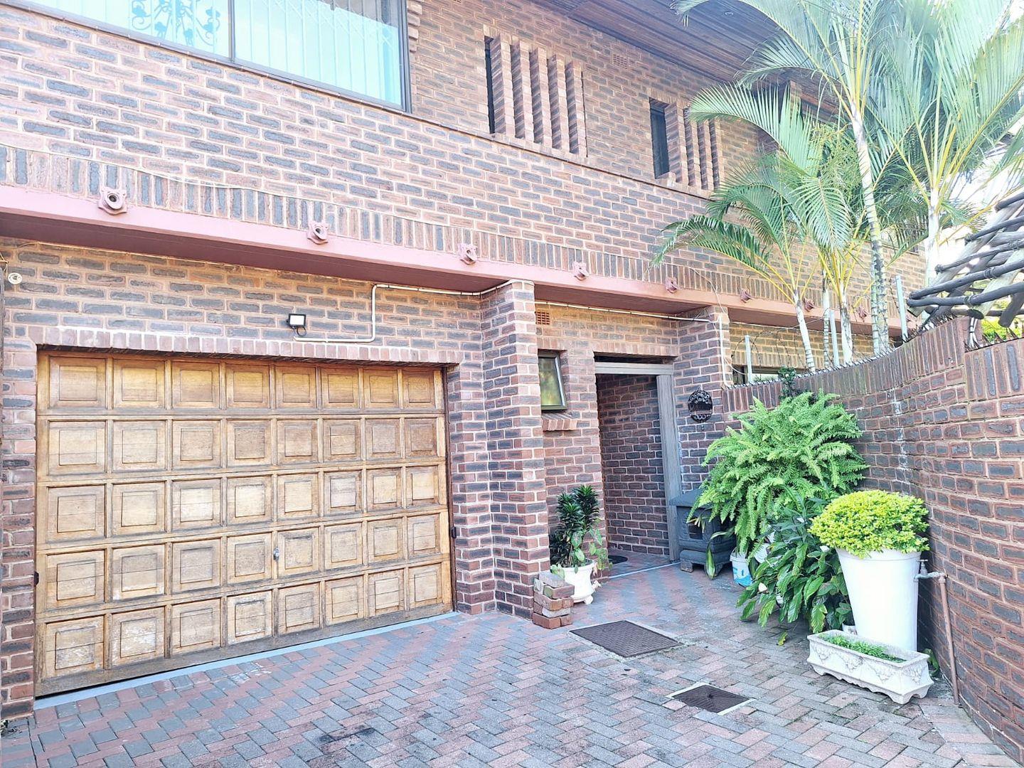 4 Bedroom Townhouse for sale in Musgrave P24113959112