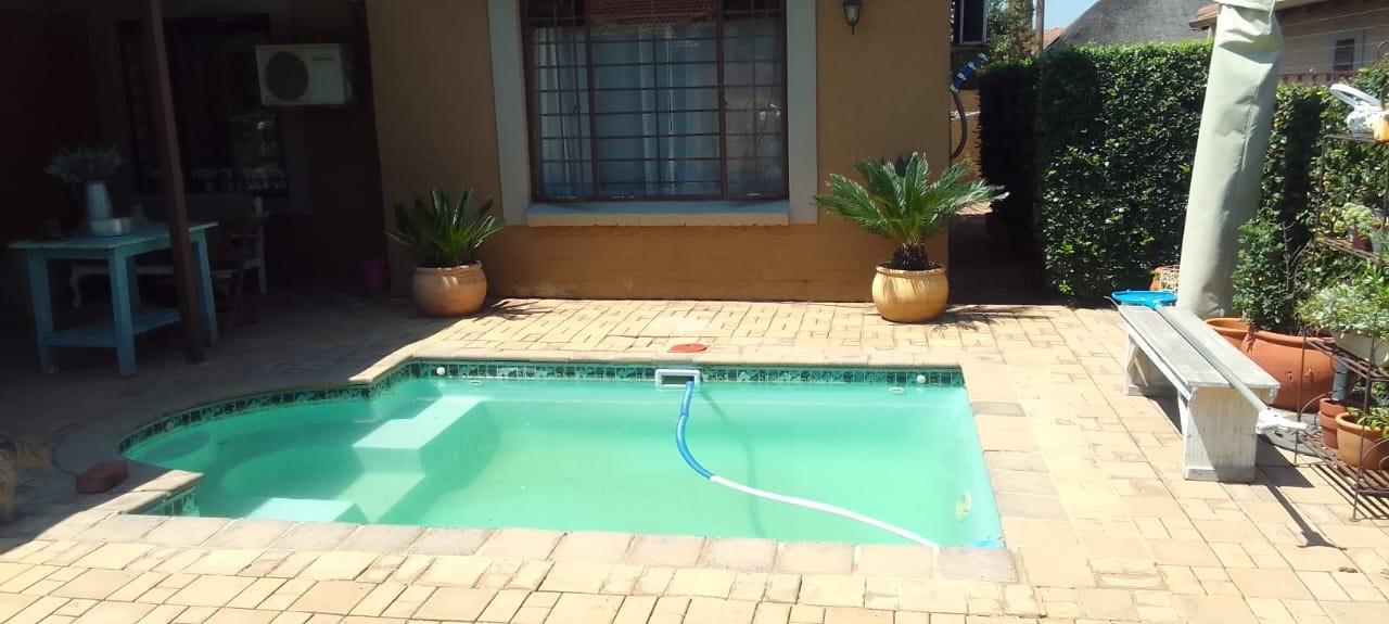 5 Bedroom House for sale in Moregloed 22 Mantova 1924, 131 Areangis