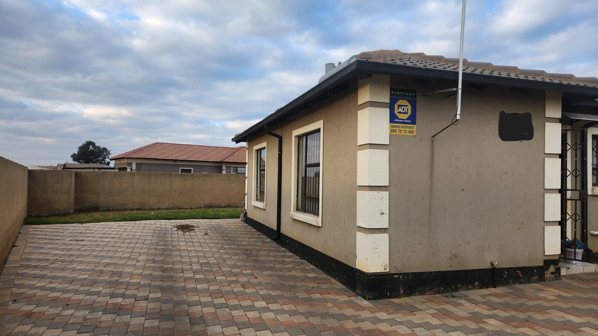 2 Bedroom House to rent in Alliance P24113960539