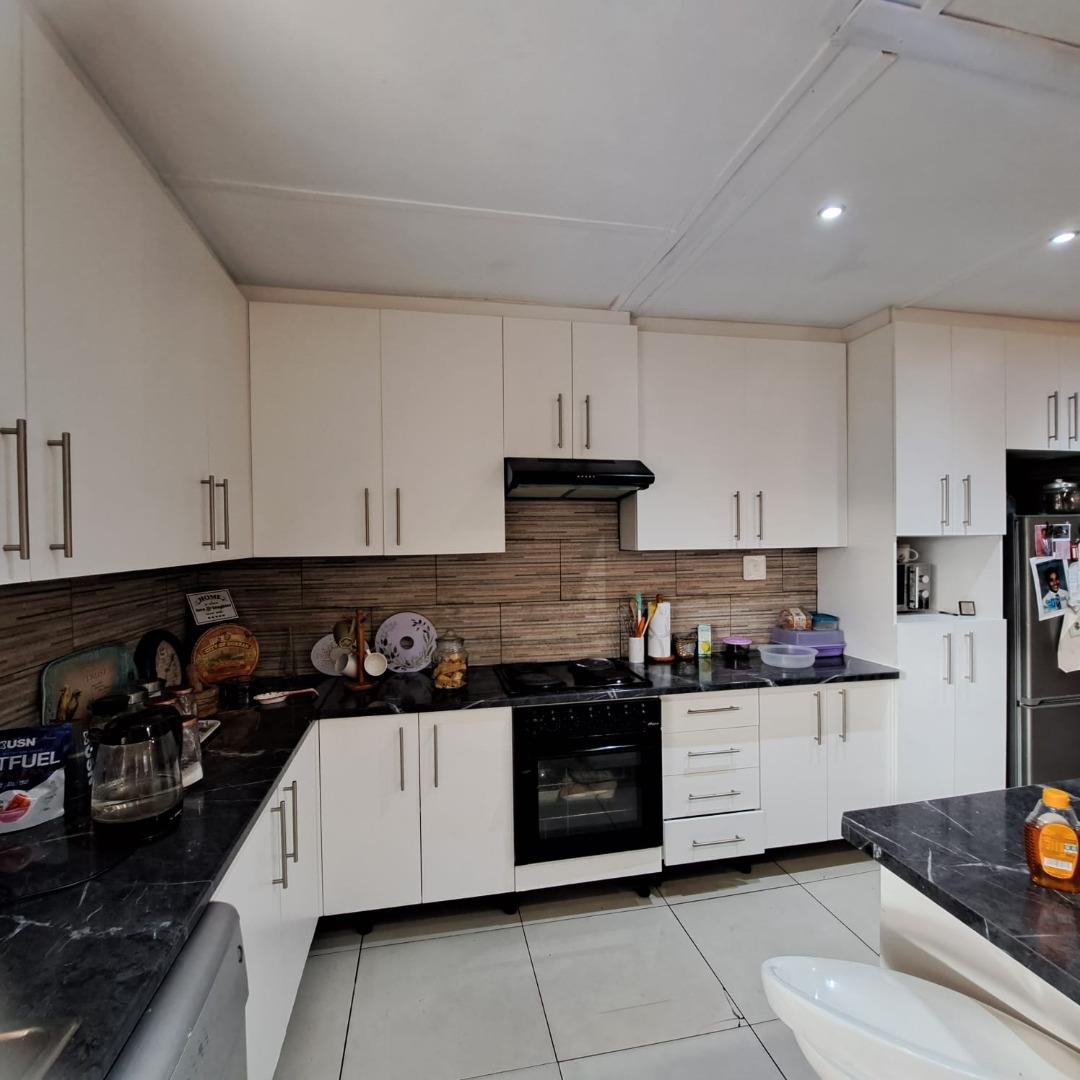 Young Park Property Property and houses for sale in Young Park