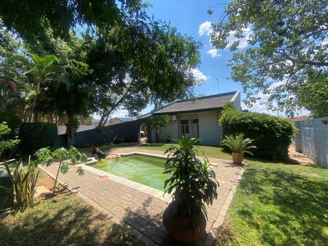 2 Bedroom House for Sale in Broadhurst