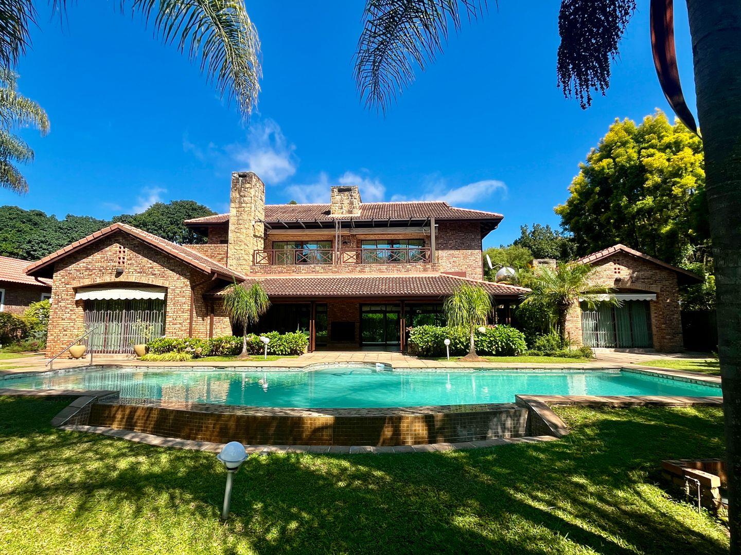 6 Bedroom House for sale in White River Country Estate P24113954188