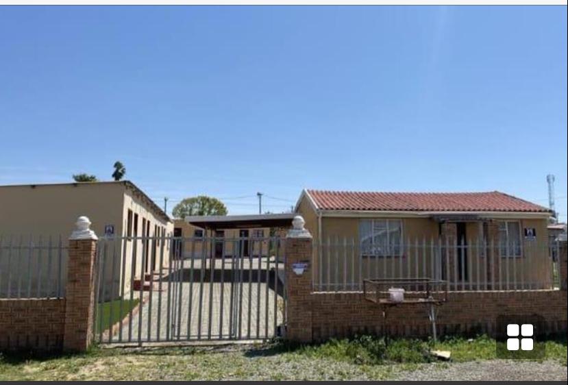 12 Bedroom House for sale in Zwelitsha Zone 04 P24113963414