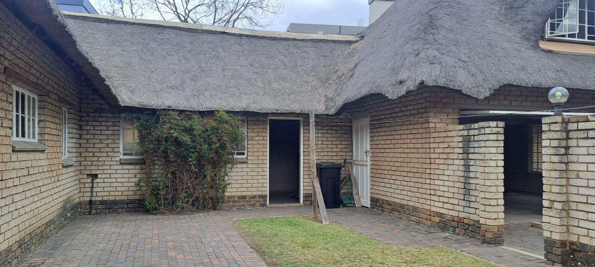 3 Bedroom House for sale in Kyalami P24113213452