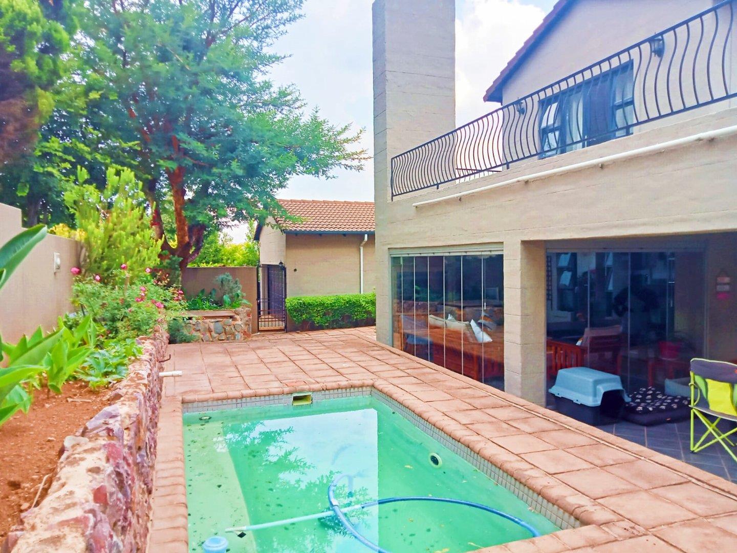 4 Bedroom House for sale in Kyalami Springhill Avenue P24113965233