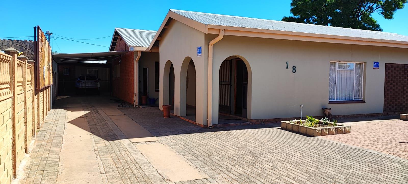 3 Bedroom House for sale in Greenside P24113966246