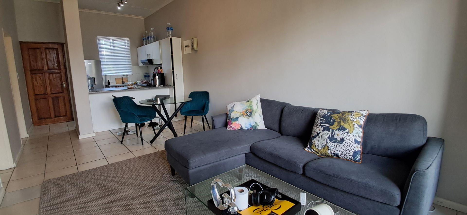 2 Bedroom Apartment / flat for sale in Burgundy Estate 9 Bordeaux, 8