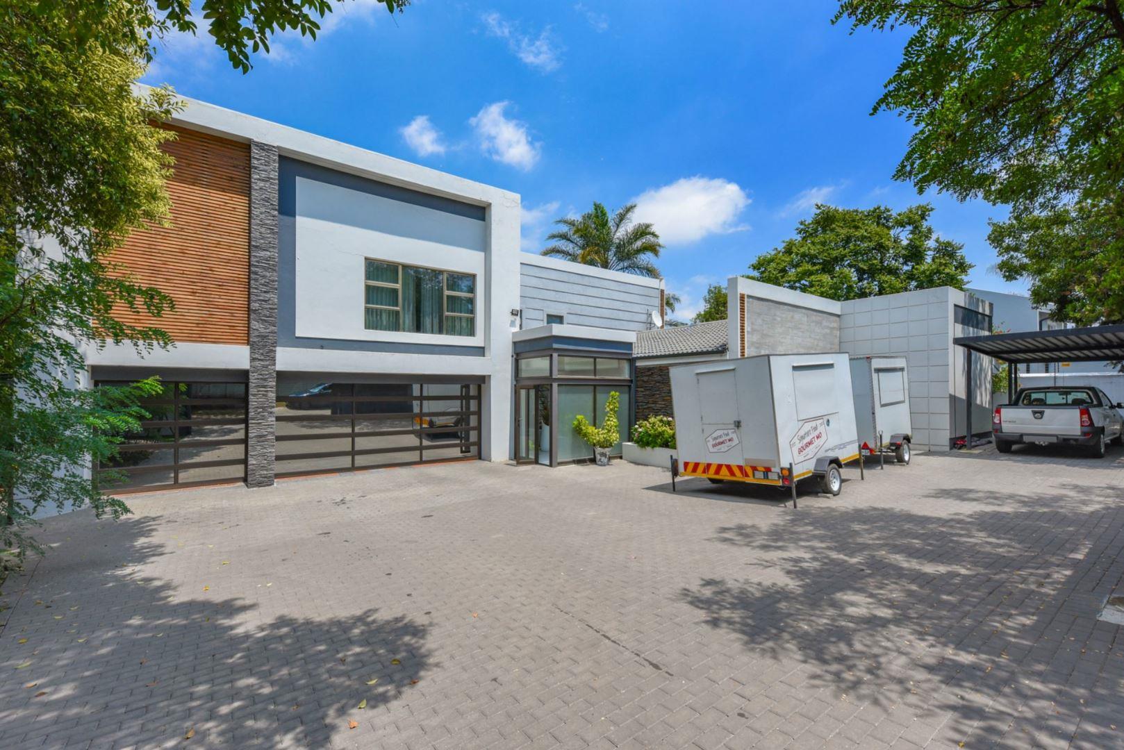 5 Bedroom House for sale in Douglasdale P24113967218