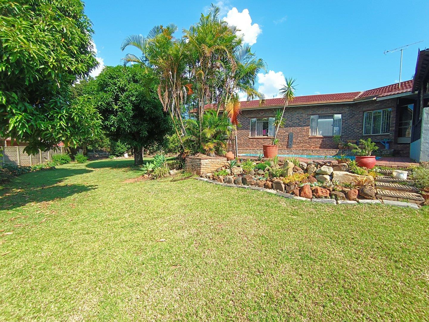 3 Bedroom House for sale in West Acres Ext 8 P24113968028