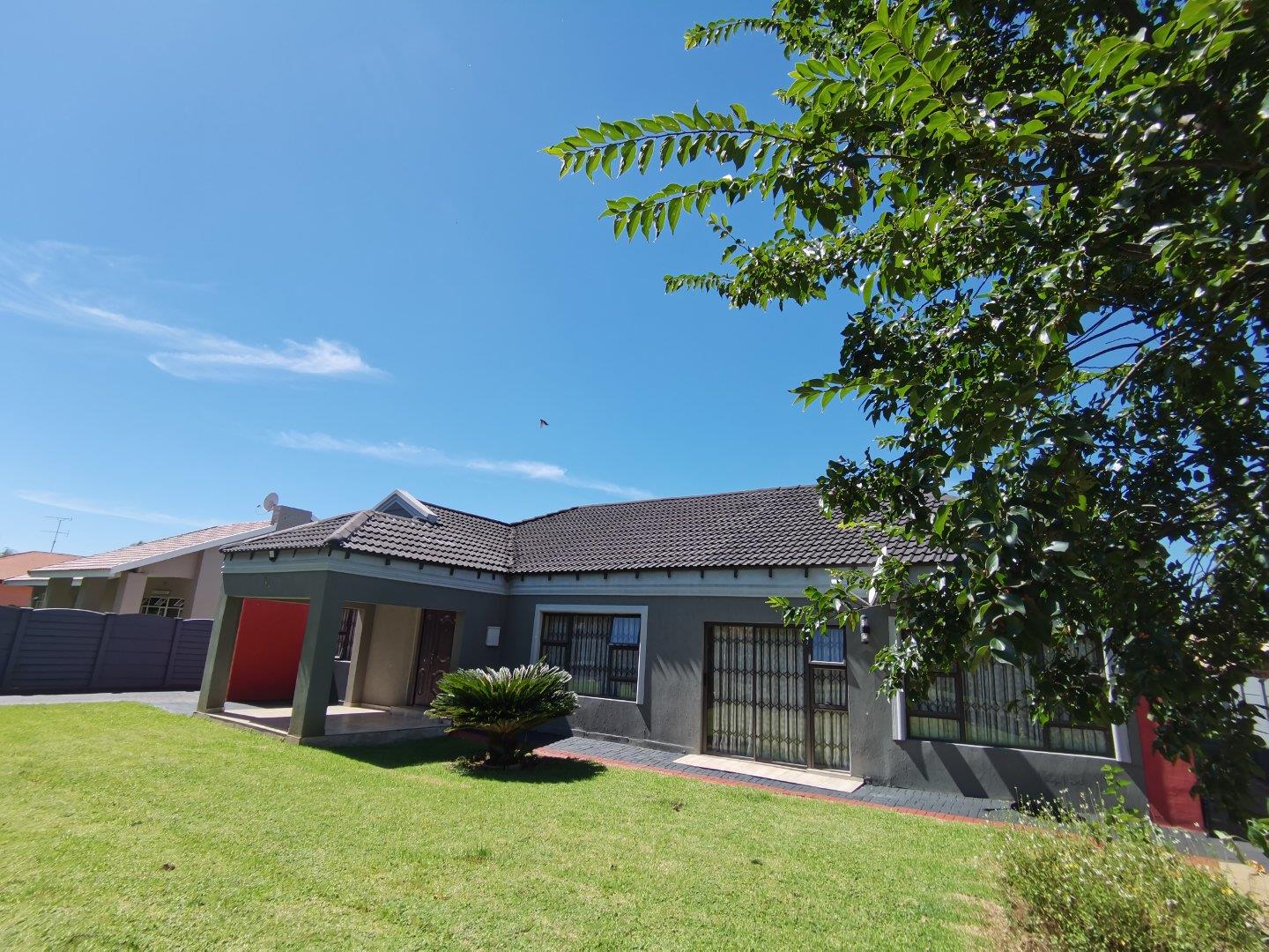 3 Bedroom House for sale in Three Rivers P24113968377