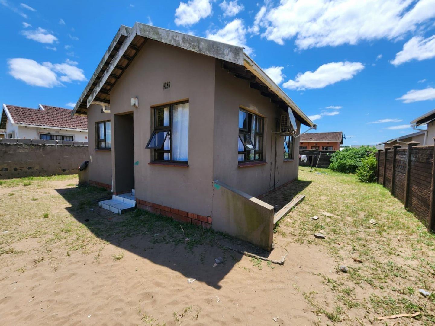 2 Bedroom House for sale in Aquadene P24113968778