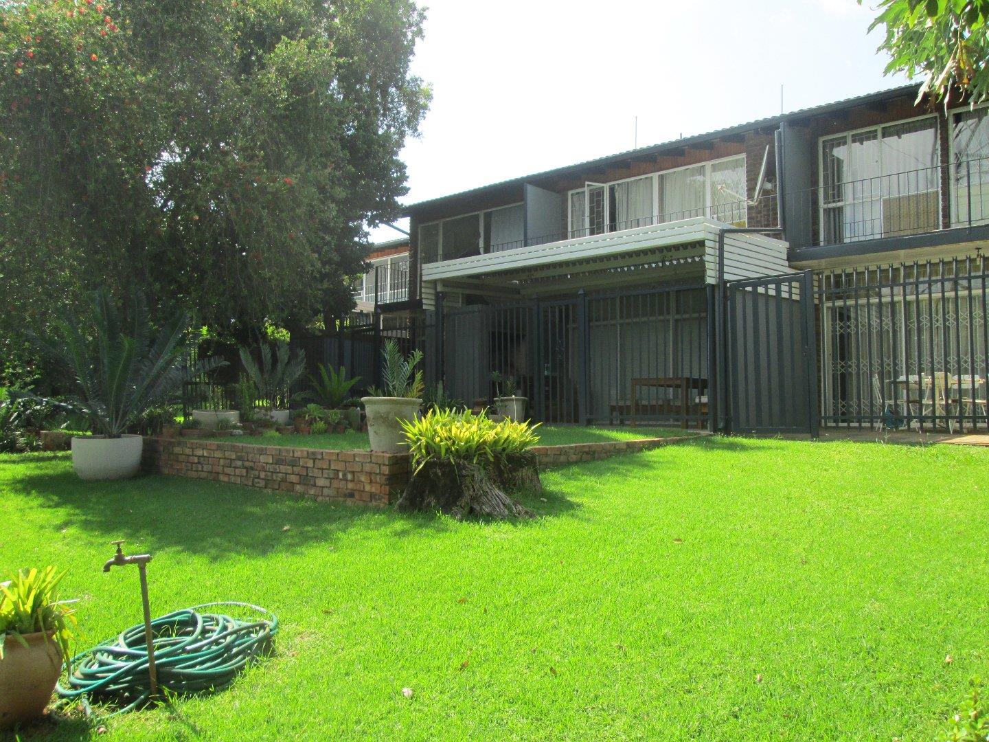 2 Bedroom Apartment / flat for sale in Lynnwood Ridge P24113968898