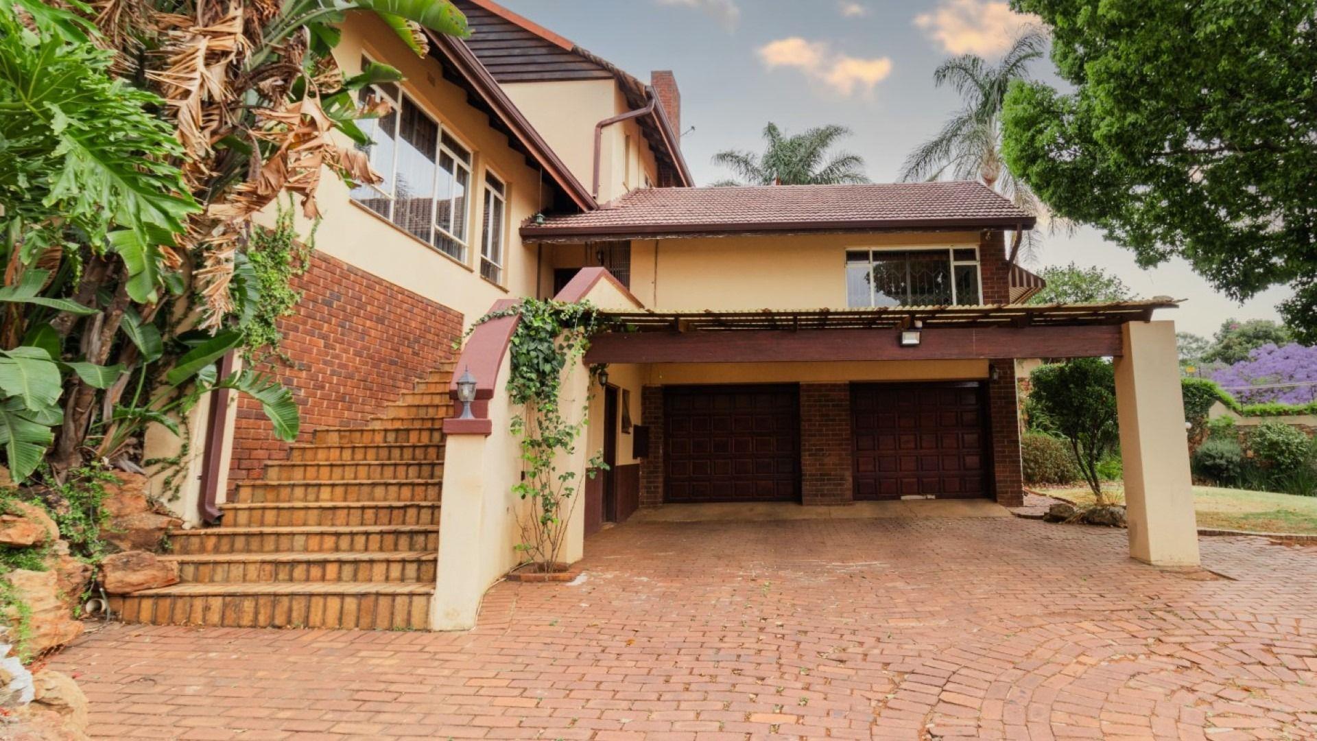 4 Bedroom House for sale in Northcliff P24113591782