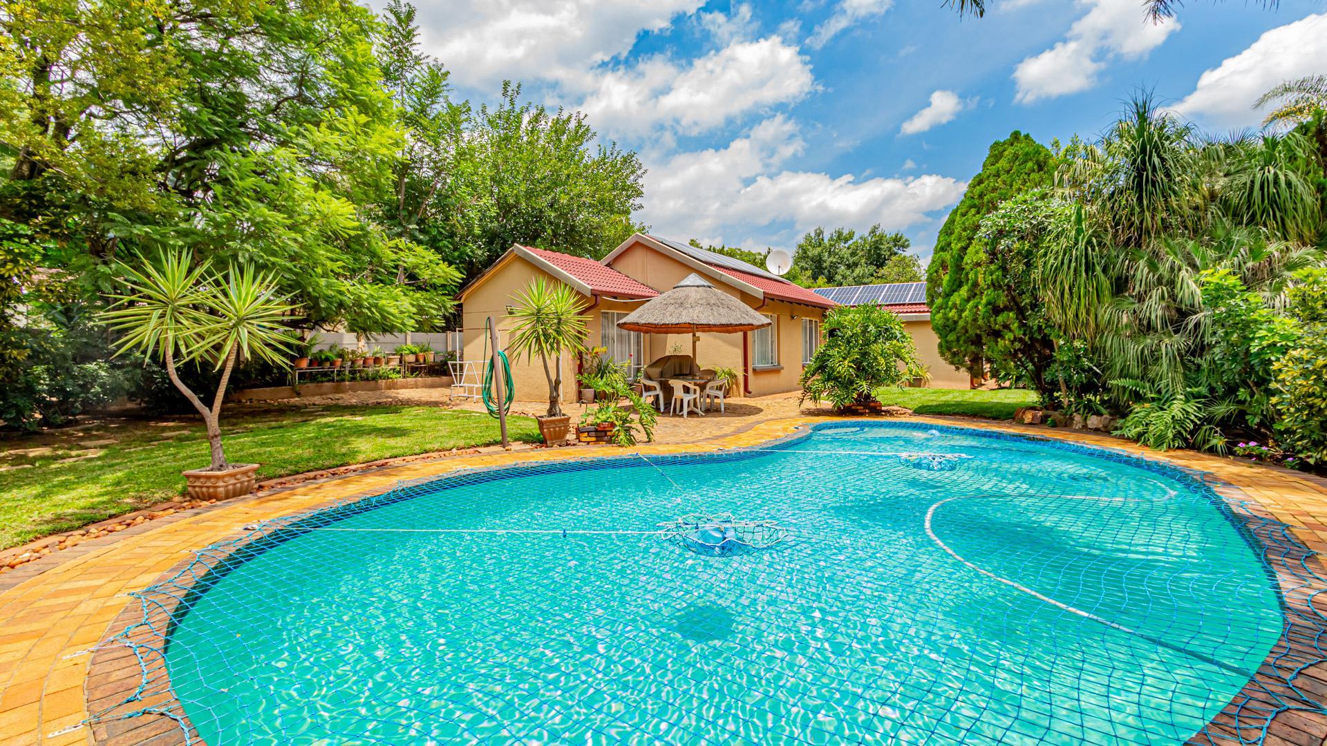 3 Bedroom House for sale in Johannesburg North P24113969225