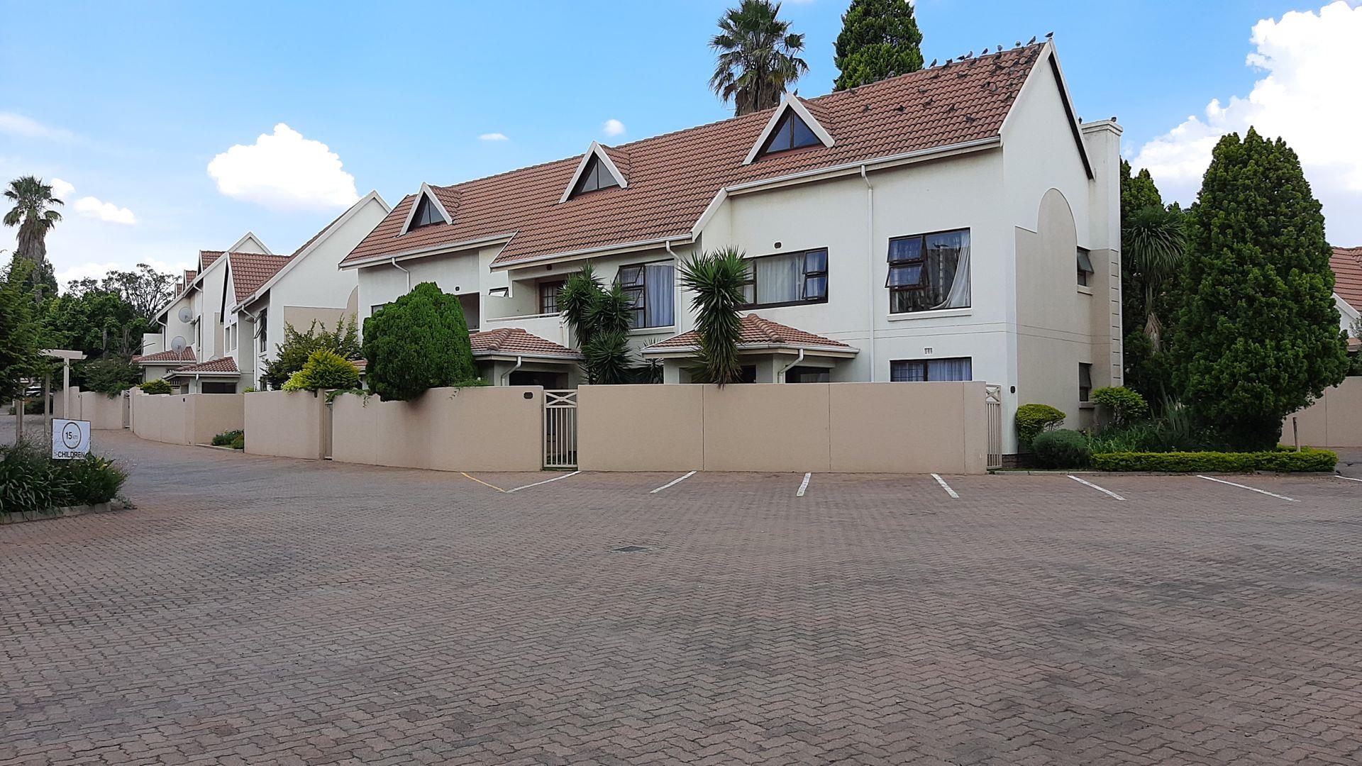 2 Bedroom Townhouse for sale in Glen Atholl P24112767725