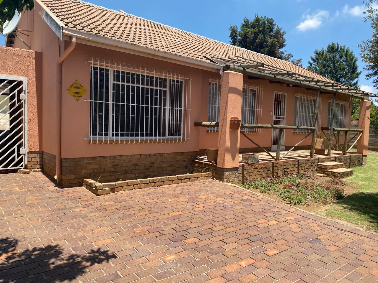 3 Bedroom House for sale in Birchleigh North 22 Acilia Street P24